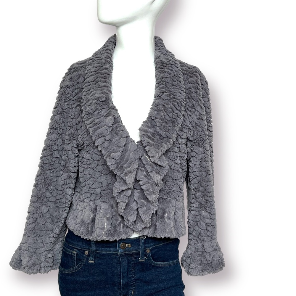 Sisters Outerwear Gray Cropped Evening Open Front Bolero Faux Fur Shrug. NWT.